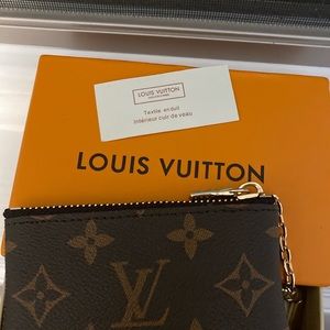 LV key pouch